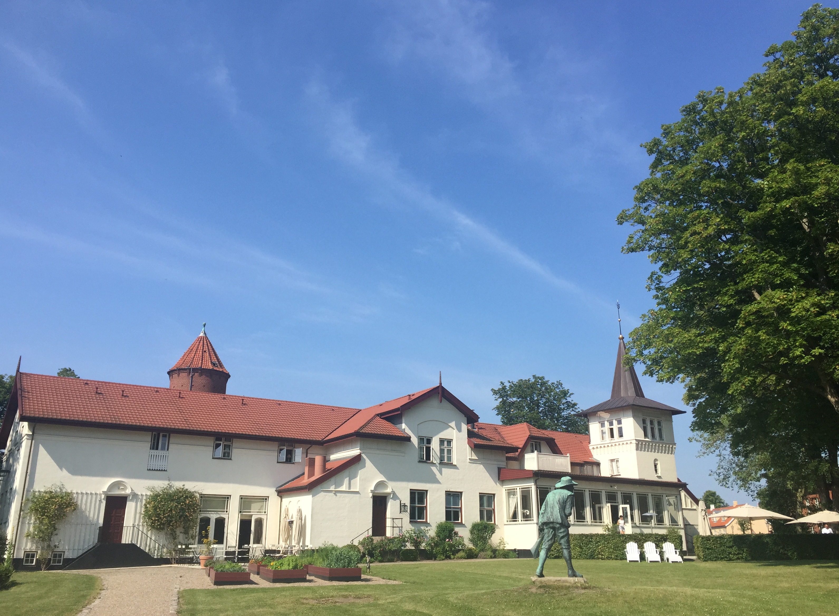 Why not spoil yourself properly at Hotel Frederiksminde?